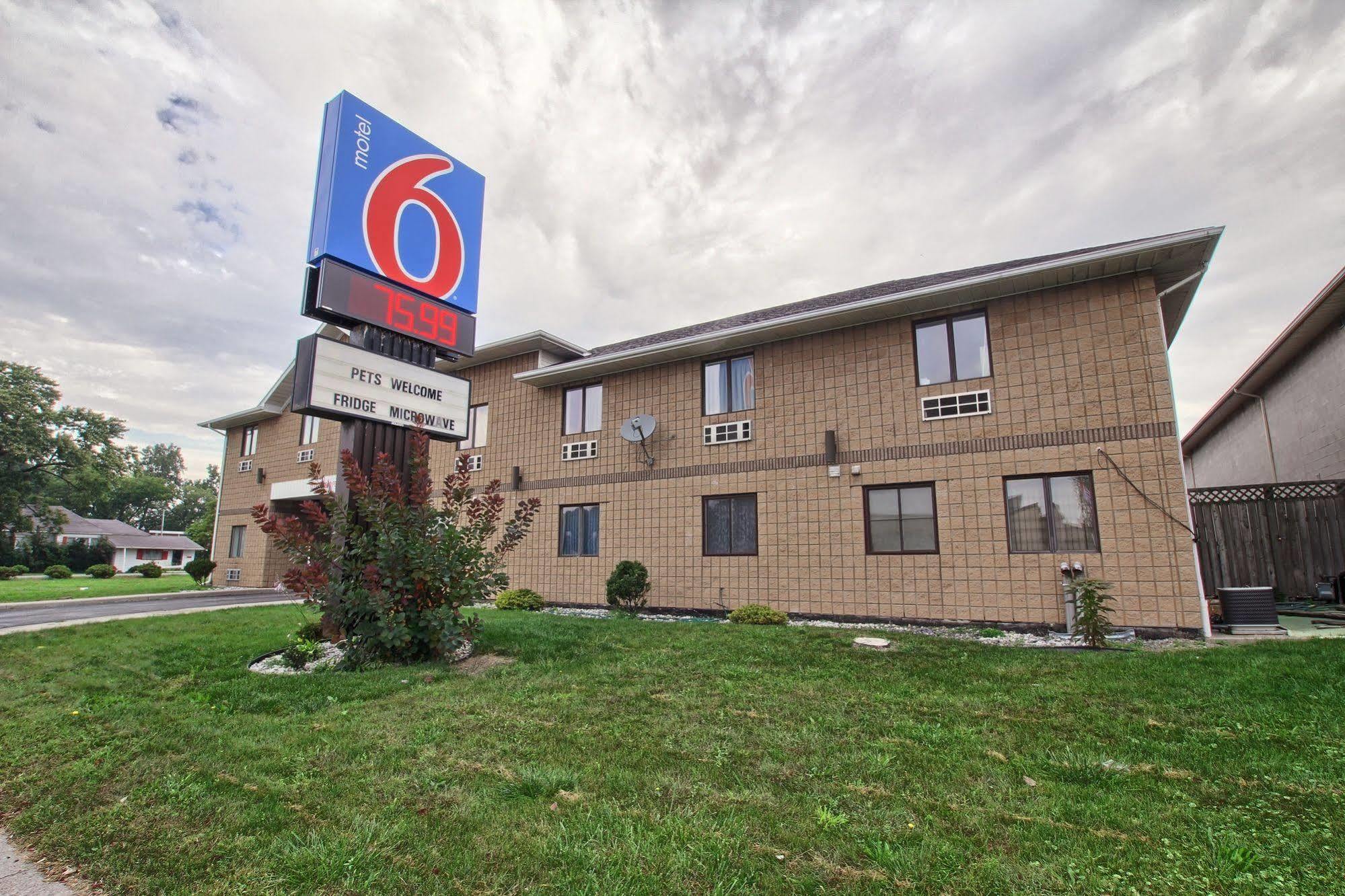 Motel 6 Windsor Ontario Exterior photo